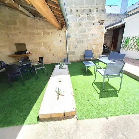 Casa de Férias La Maison Douessine - Hyper Centre La Fontaine - Wifi Gratuit -proche Bioparc Zoo *